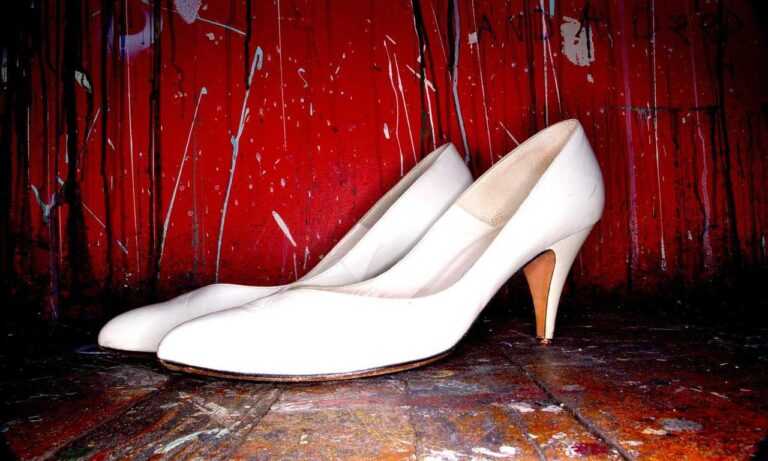 espalda mujeres en traje de baño