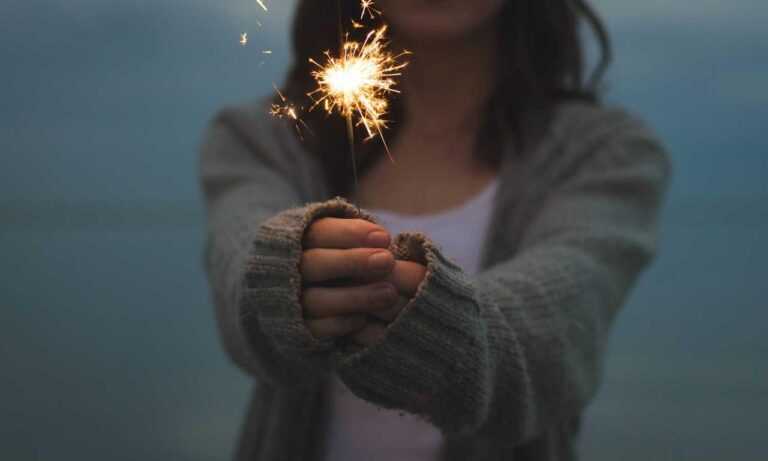 romantic good morning love gif for whatsapp